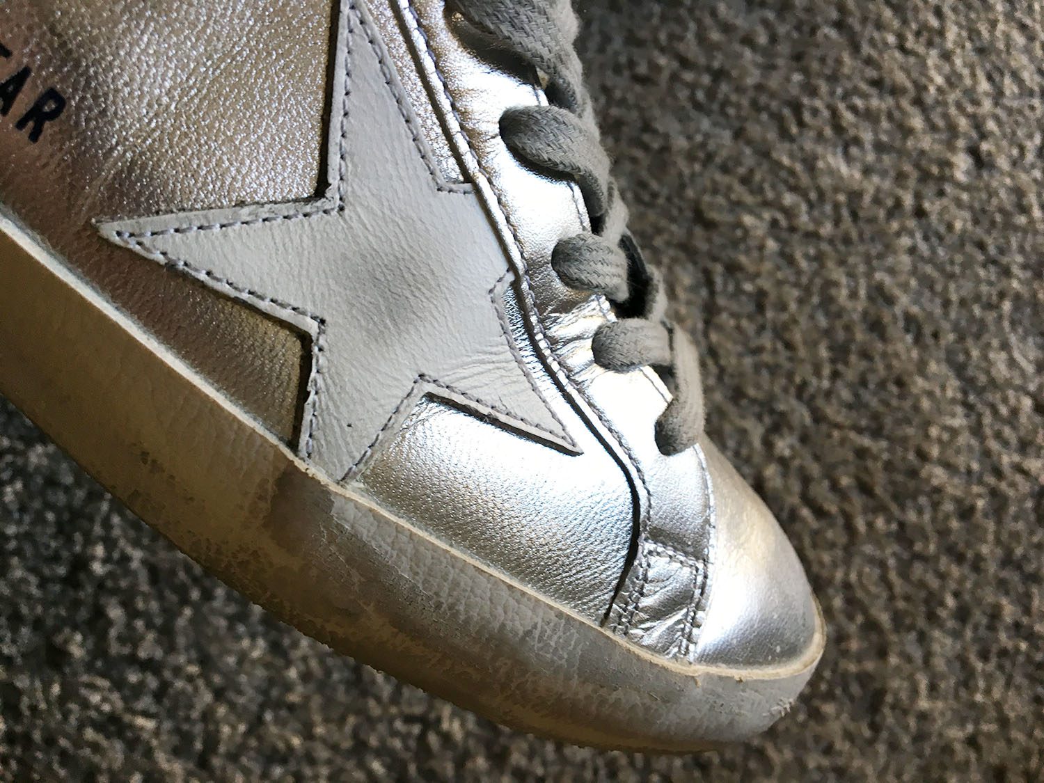 tillykke diameter skræmmende It's Here. The Golden Goose Deluxe Brand Sneaker Review. - EMPLOOM